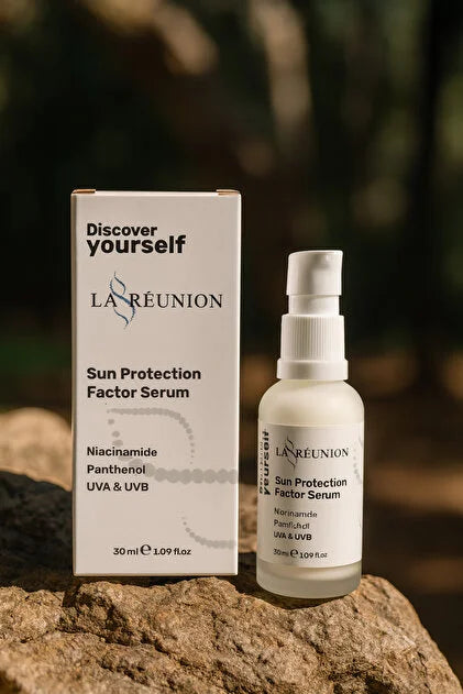 SUN SERUM 50 SPF Leke Karşıtı Yağlı ve Karma Ciltler İçin Parlama Yapmaz